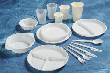set of units of disposable tableware
