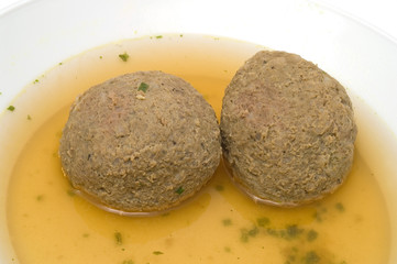 Leberknödelsuppe