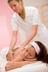 Obraz na płótnie Canvas Body care - woman back massage