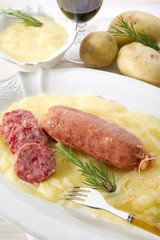 sausage with mashed potatoes-pure' di patate con cotechino