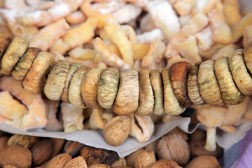 Dried figs