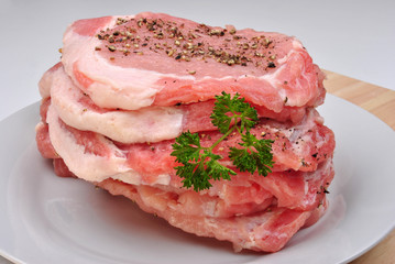 rohe Schnitzel mit Pfeffer