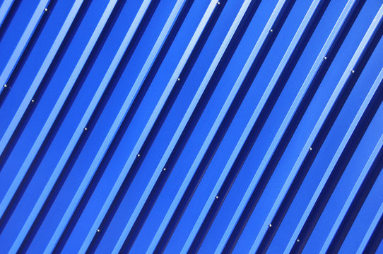 Blaue Blechfassade
