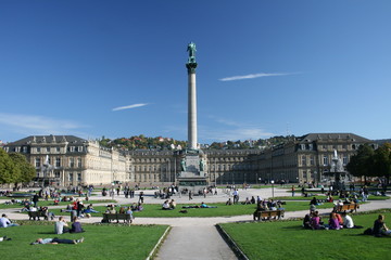 Fototapeta na wymiar Schlossplatz w Stuttgarcie