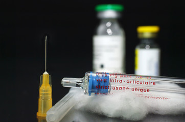 kit injection,seringue,aiguille et coton