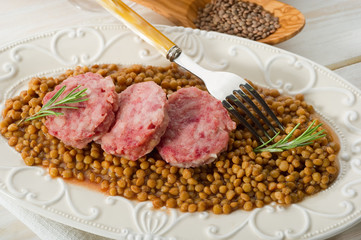 slice sausage with lentils-cotechino e lenticchie