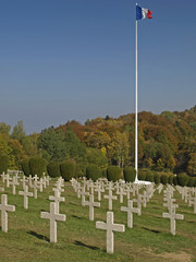 Fototapeta na wymiar Cmentarz wojskowy FRANCUSKI