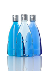 Duschgel blau auf weiss