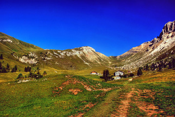 prima la  malga gampen poi il rifugio genova
