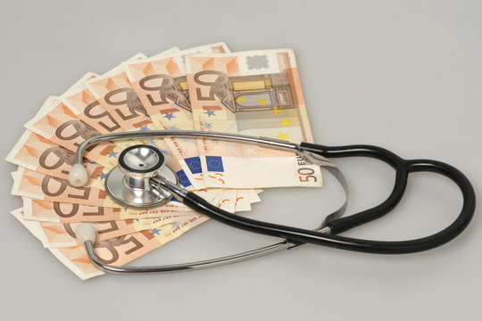Stethoskop und Geld