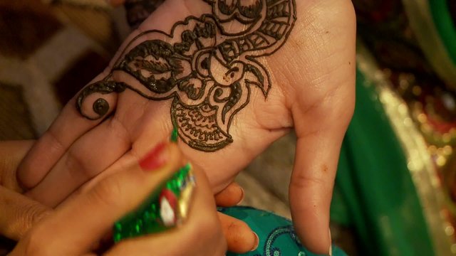 Hand, Henna Bemalung (Hochzeitsritual)