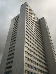 Obraz premium Hochhaus in Rostock,Meckelnburg-Vorpommern,Deutschland