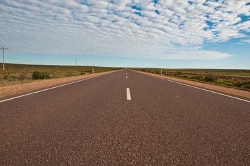 Tuinposter the outback stewart highway, south australia © Enrico Della Pietra