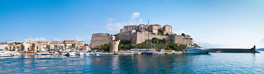 Fototapeta na wymiar portu Calvi - Korsyka