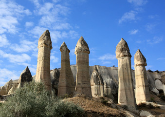 Cheminées de fée dans la vallée de l'Amour en Cappadoce