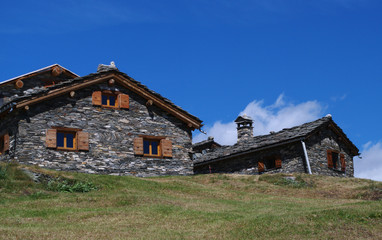 Obraz premium maisons traditionnelles en savoie