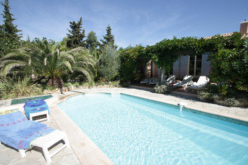 Mediterranean swimmingpool