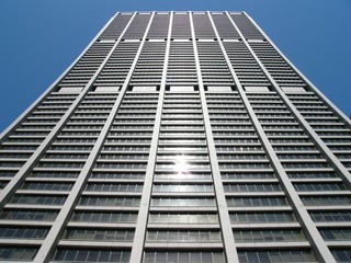 Concave-shaped Building in Downtown Chicago