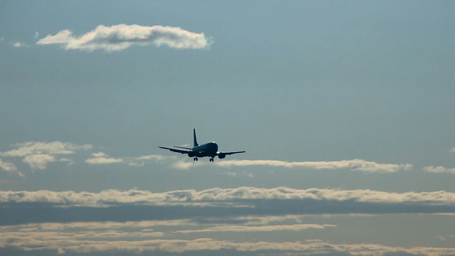 Boeing-737 on final approach. Airport Tolmachevo, Novosibirsk