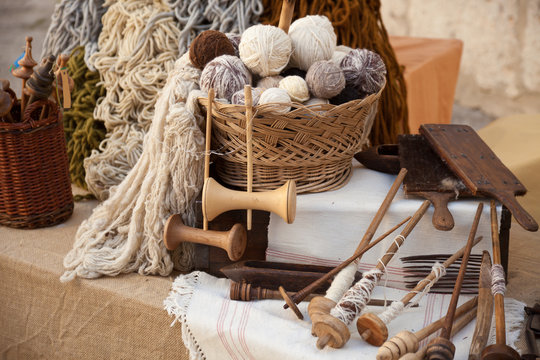vintage tools and natural wool to make ecological clothing