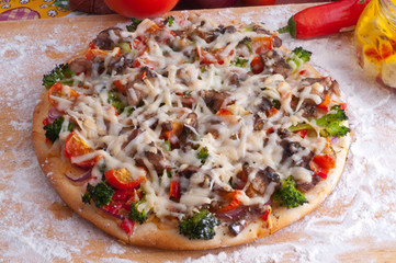 cheese and tomato pizza