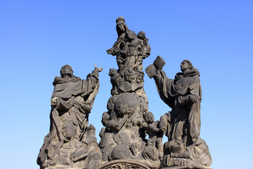 Obraz premium Baroque Statue on the Charles Bridge in Prague