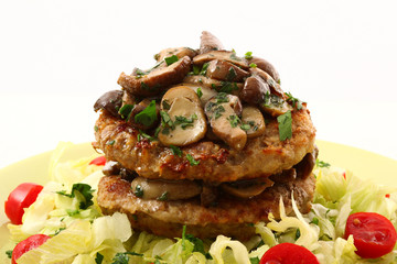 hamburger di vitello con funghi porcini