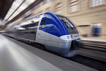 High-speed train in motion - obrazy, fototapety, plakaty