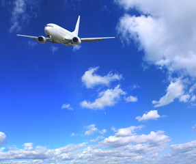 Fototapeta na wymiar Odrzutowy samolot latający wielki