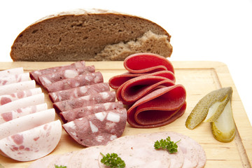 Aufschnitt mit Brot
