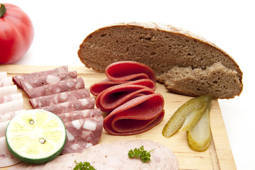 Rotwurst und Salami