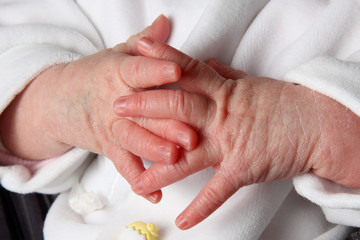 mains de bébé