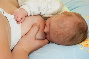 Stillen mit Stillh&uuml;tchen