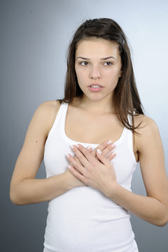 teenager learning to treat her chest pain
