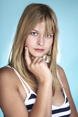 Obraz premium Lady posing in studio for portrait