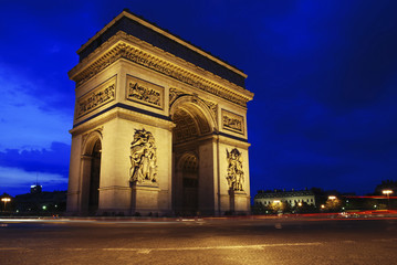 Obraz na płótnie Canvas Arch Triumph w nocy