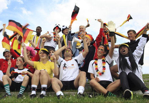 deutsche Fu&szlig;ballfans, jubelnd