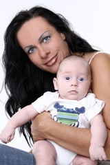 glückliche mama mit baby