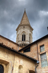 Fototapeta na wymiar Świętego Piotra Belltower Bazyliki. Perugia. Umbria.