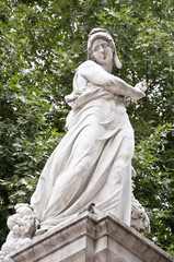 Fototapeta premium Estatua en el Retiro