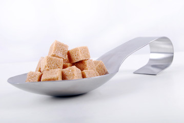 Présentation morceaux de sucre blond