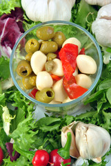 frischer Knoblauchsalat