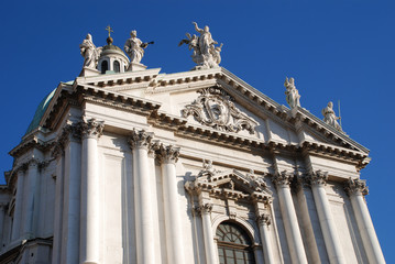 Fototapeta na wymiar Brescia - nowa fasada Duomo