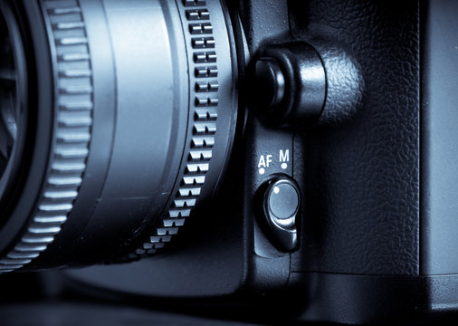 Auto Focus/Manual Override Switch on Digital SLR Camera