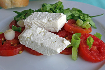 Griechischer Schafskäse auf Tomaten