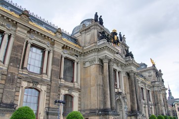 Fototapeta na wymiar musée à Dresde