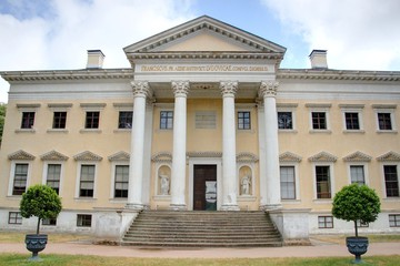 chateau dans le parc