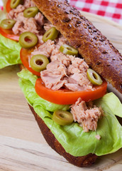 Tuna sandwich