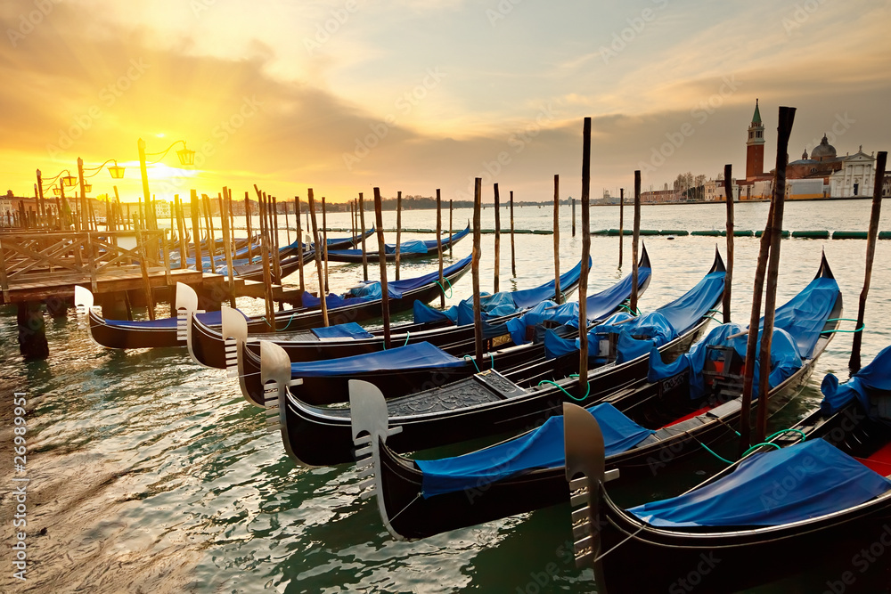 Wall mural Sunrise in Venice