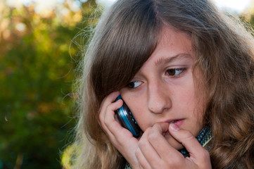 adolescente au téléphone 5